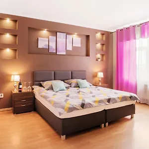 https://lawendowy-dworek.karpacz-hotel.com